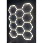 Carregar imagem na Galeria, Imagem da COLMEIA 11 CELULAS BIVOLT MODELO POLICARBONATO KERS com iluminação hexagonal.