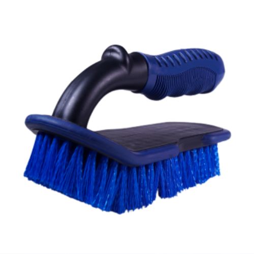 Escova Limpeza tapetes e carpetes Vonixx com cerdas duras de nylon azul e cabo plástico resistente.